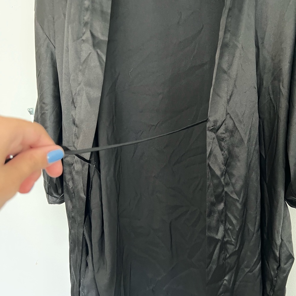VS Short Kimono Robe - Picture 2 of 6